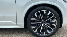 Volvo XC90 2.0 T8 PHEV Ultra Dark 5dr AWD Geartronic Estate